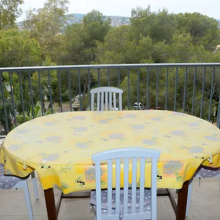 Bord Dans Un Grand Parc Fréjus